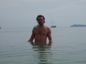 Swomon Swiming