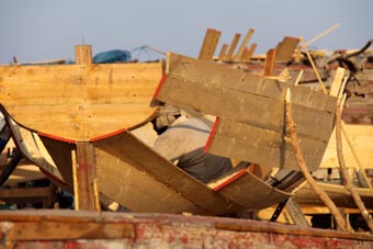 Builsing a boat from the inside out